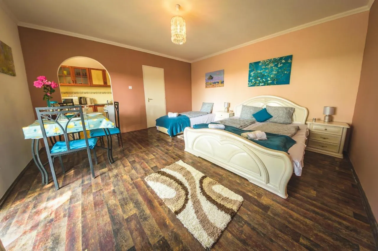 Linett Apartman Hajdúszoboszló 0*,